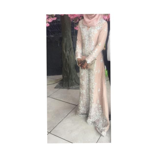 Pakistani wedding dress thumbnail 3