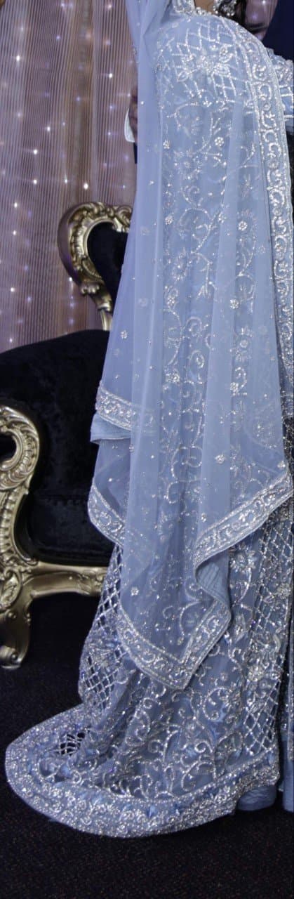 Women's silver/blue walima/wedding dress thumbnail 2