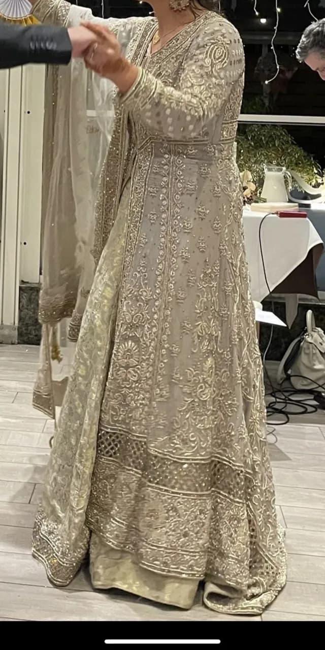 Bridal/ Nikkah dress Size 12 thumbnail 8