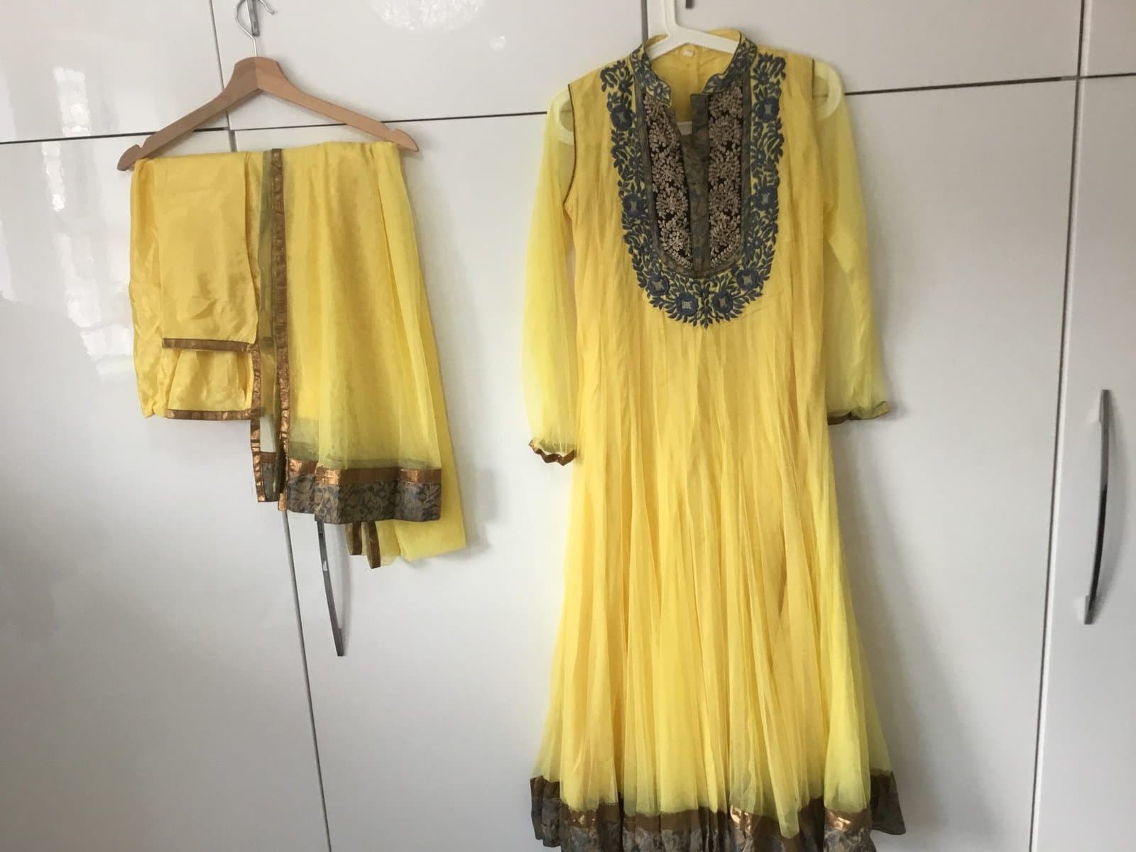 Yellow salwar kameez thumbnail 2