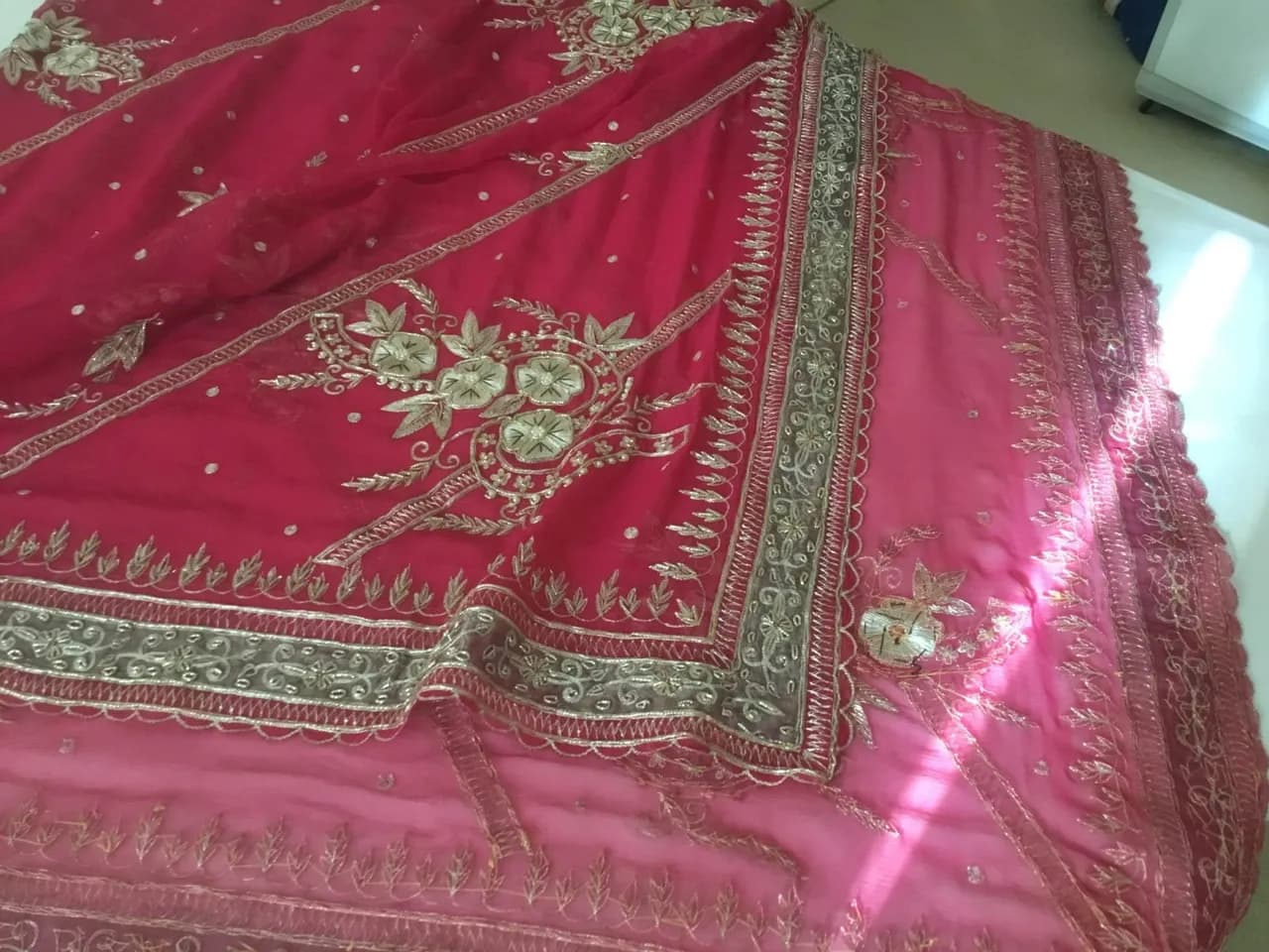 Stunning Like New Lafies Chiffon Shawl thumbnail 3