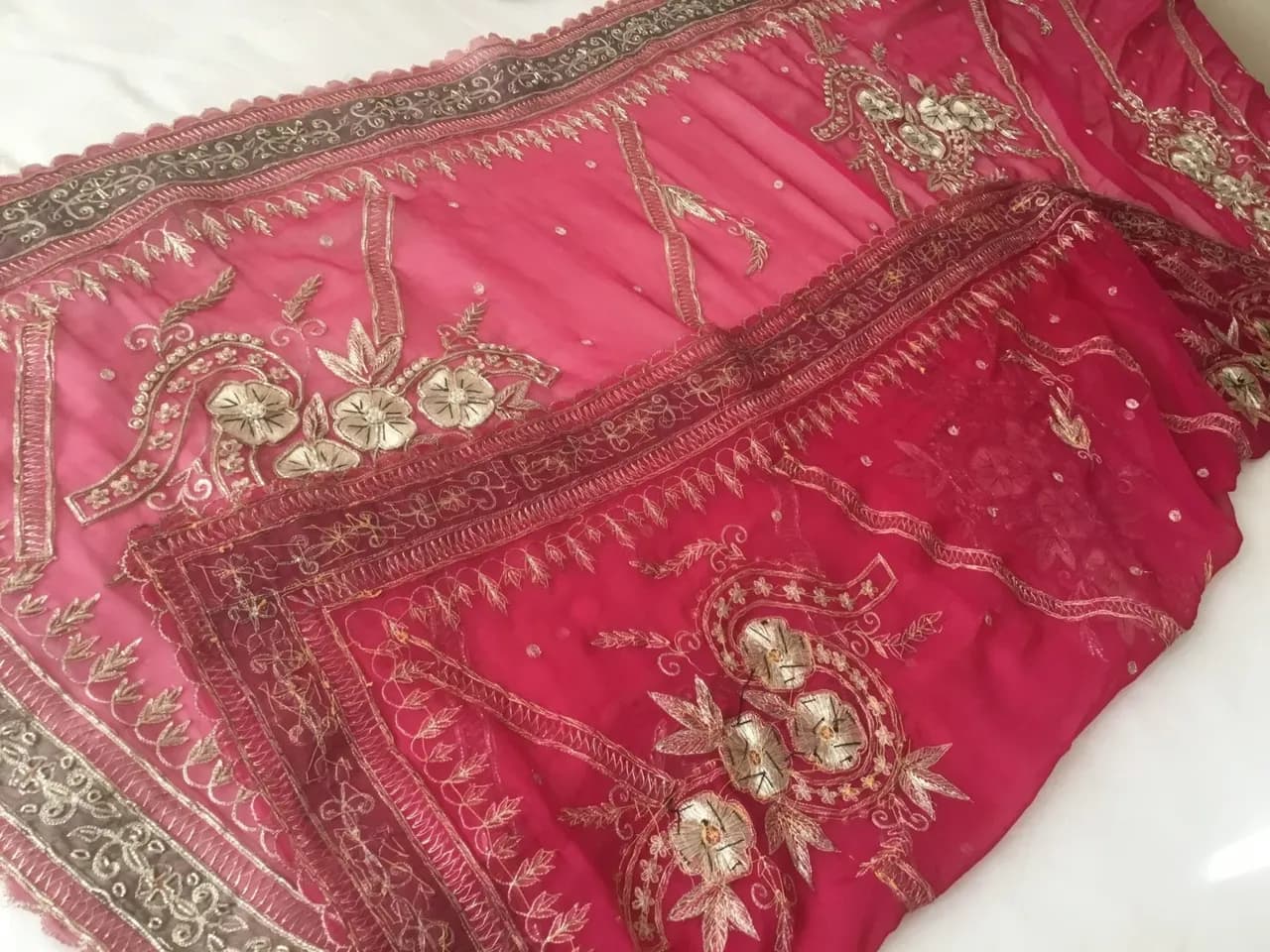 Stunning Like New Lafies Chiffon Shawl thumbnail 6
