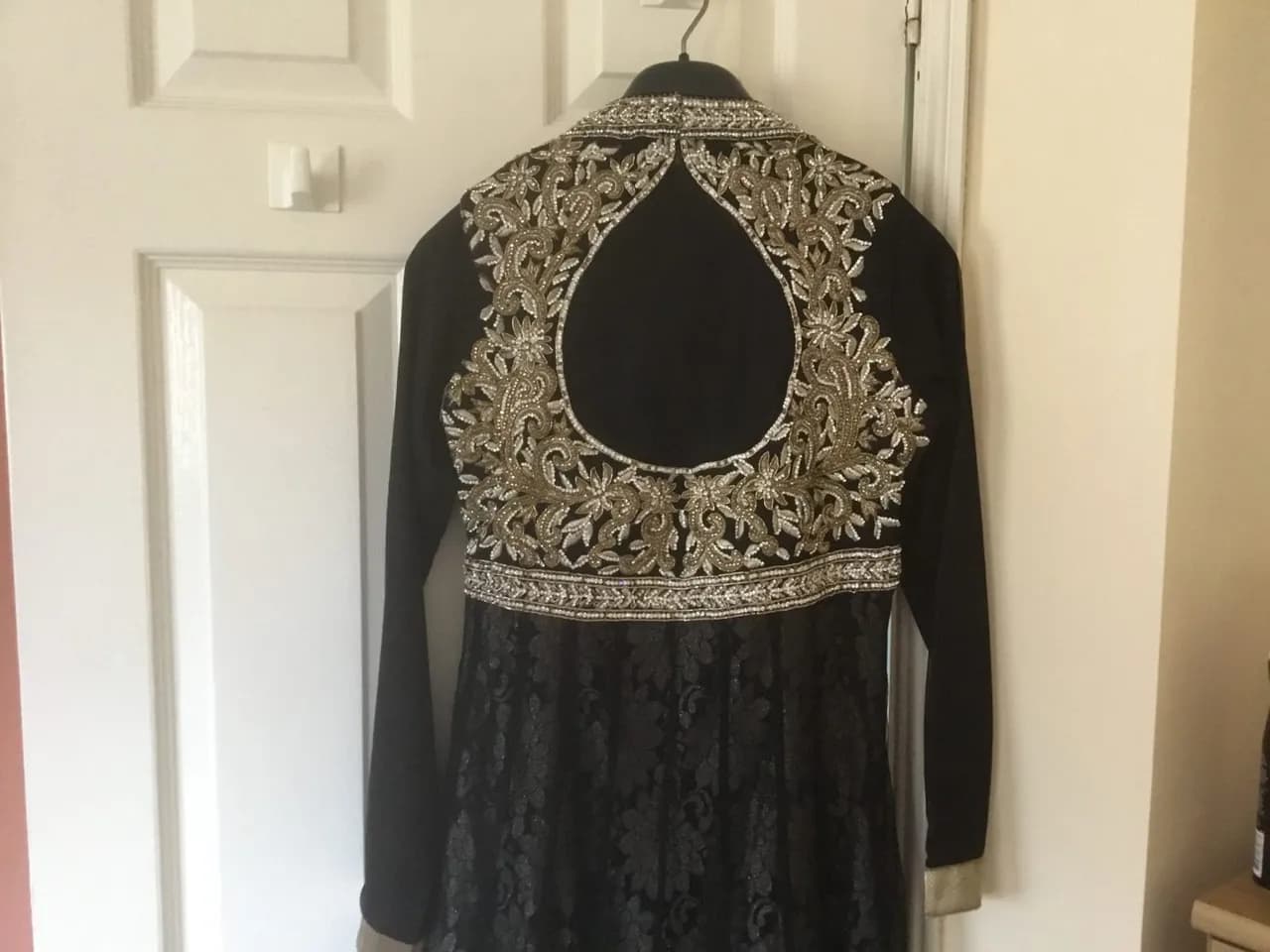 Stunning once worn party Dress thumbnail 3