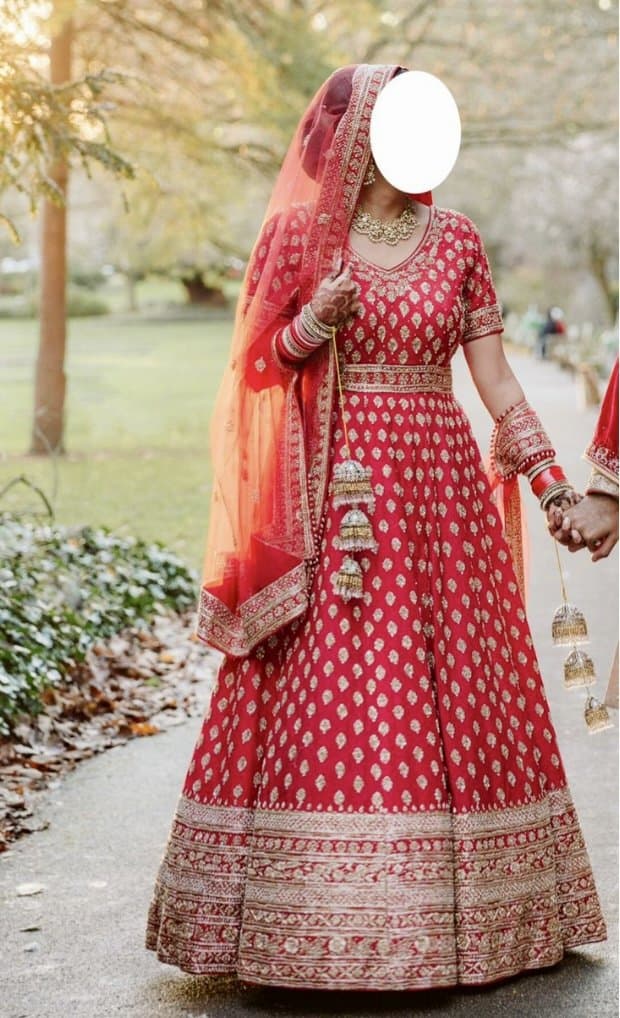 Stunning Red Bridal Gown thumbnail 2