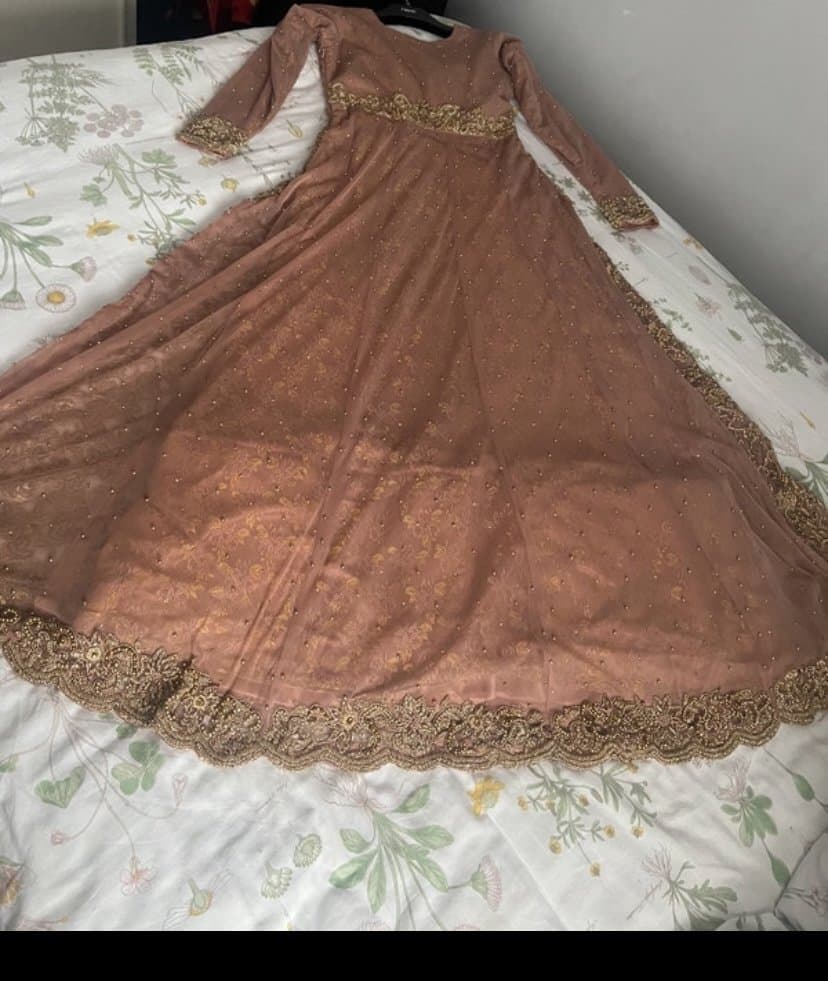 Wedding dress thumbnail 4