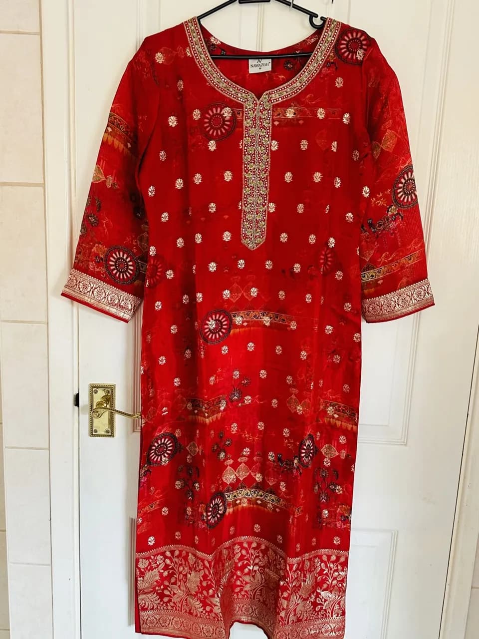 Banarasi silk suit thumbnail 6