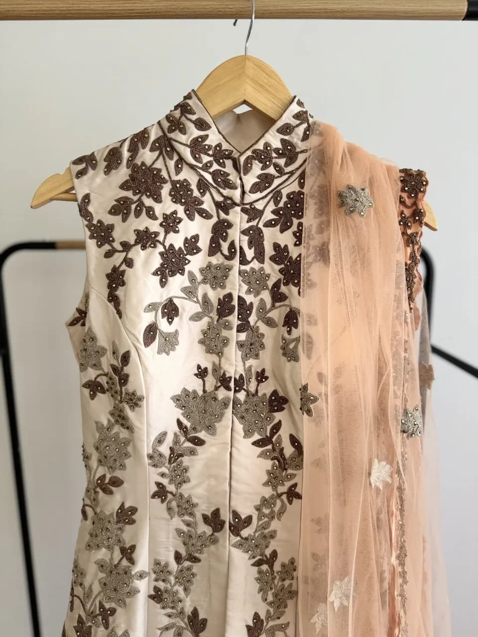 White &amp; Peach lengha thumbnail 2