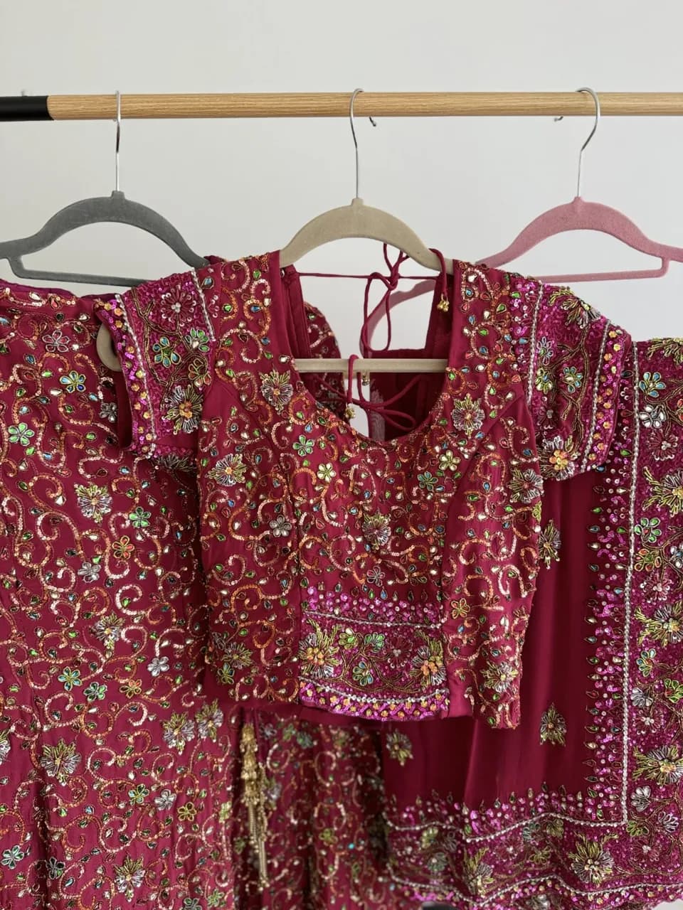 Wine lengha thumbnail 2