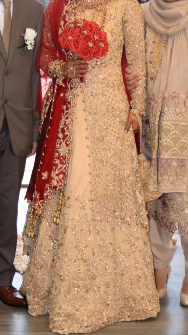 Gold Bridal Lehnga thumbnail 4