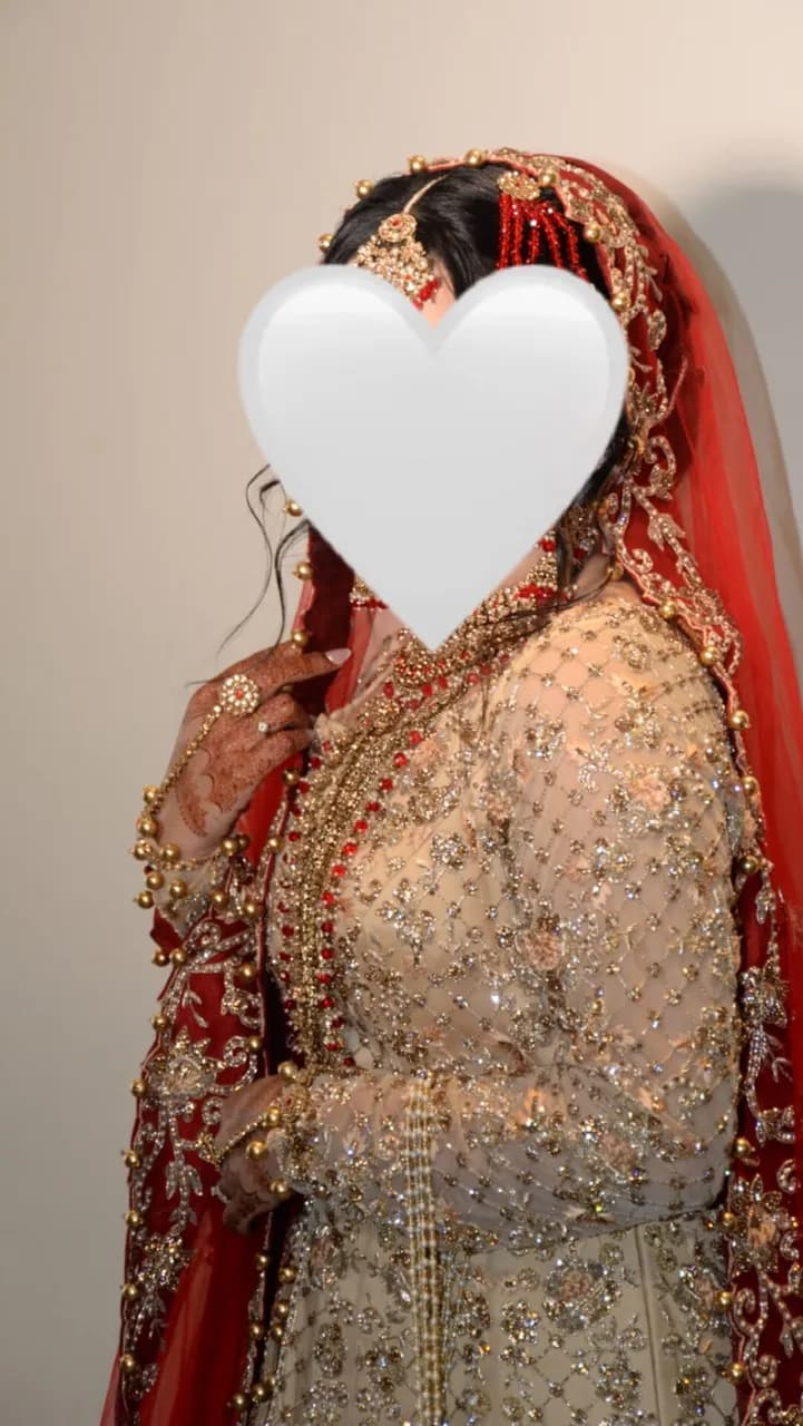 Gold Bridal Lehnga thumbnail 3
