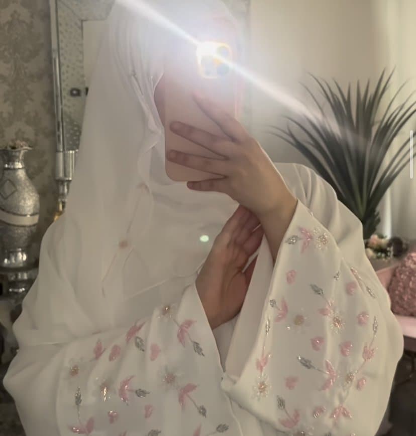 Beaded sleeve abaya thumbnail 3