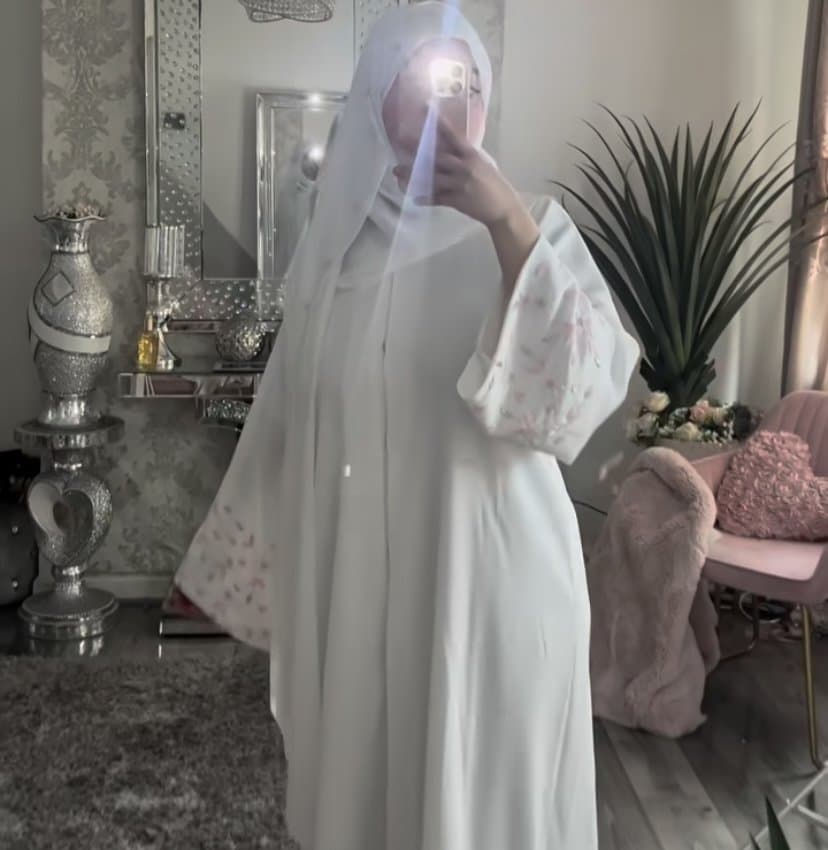 Beaded sleeve abaya