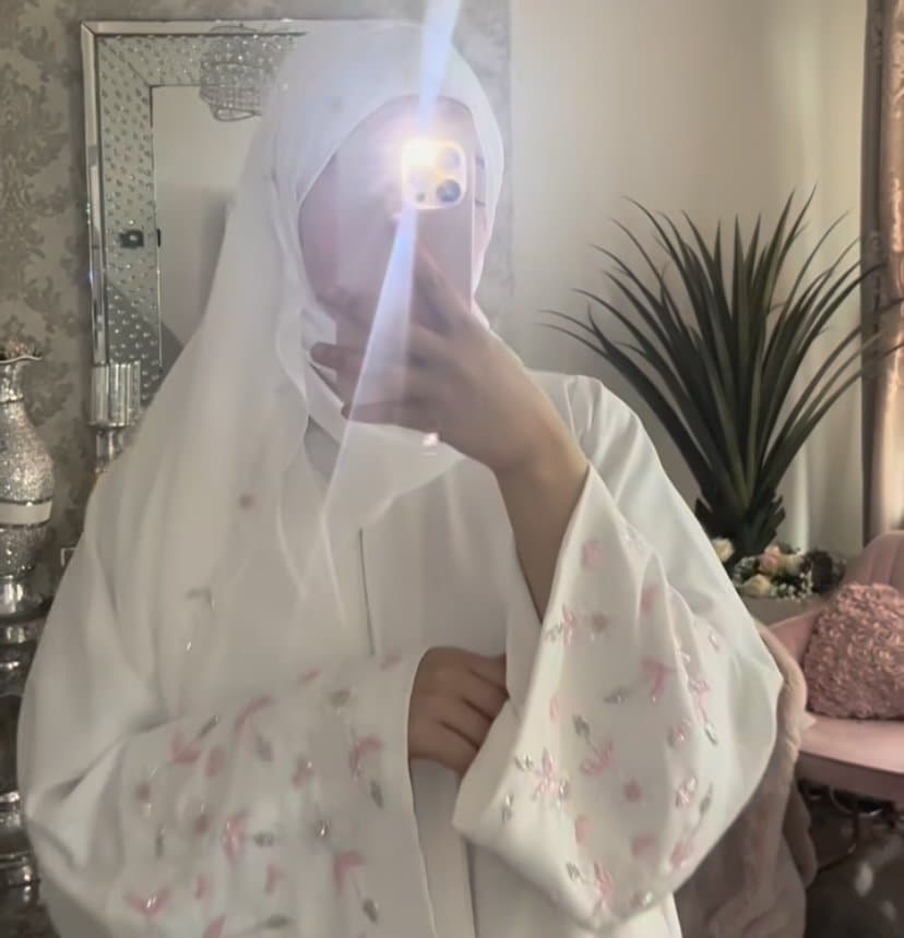 Beaded sleeve abaya thumbnail 4