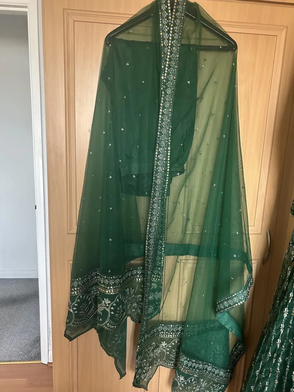 ALFROZEH INDIAN WEDDING OUTFIT