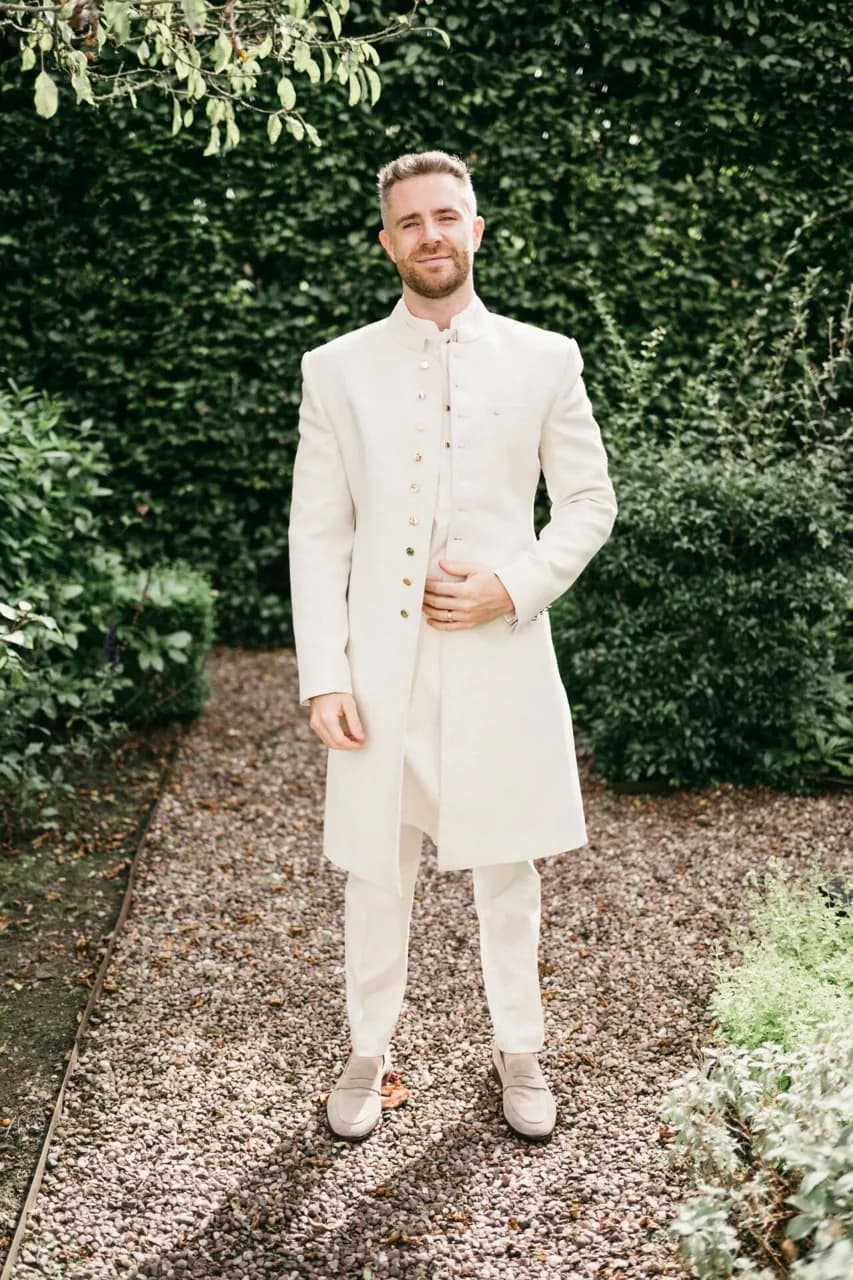 Cream/Off-white Grooms Sherwani and Gold Shawl size M thumbnail 3
