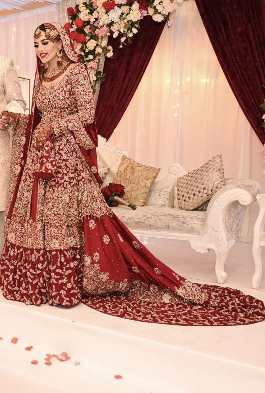 Pakistani bridal lengha, jewellery &amp; bouquet for sale