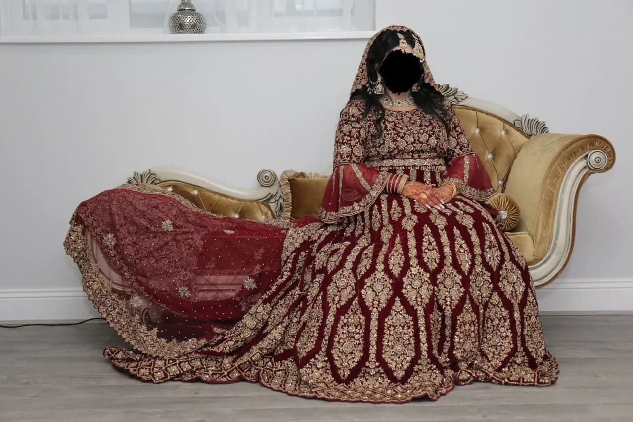 Velvet wedding dress and trail dupatta thumbnail 4