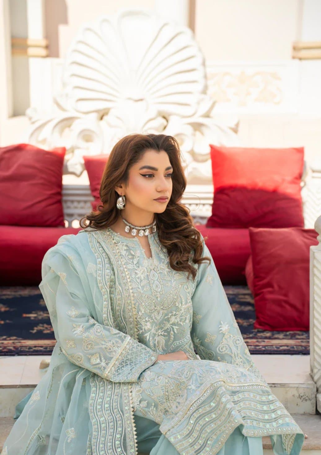 Aqua embroidered 3-piece suit thumbnail 4