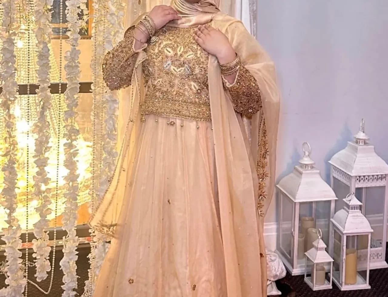 Gold Lehenga thumbnail 3