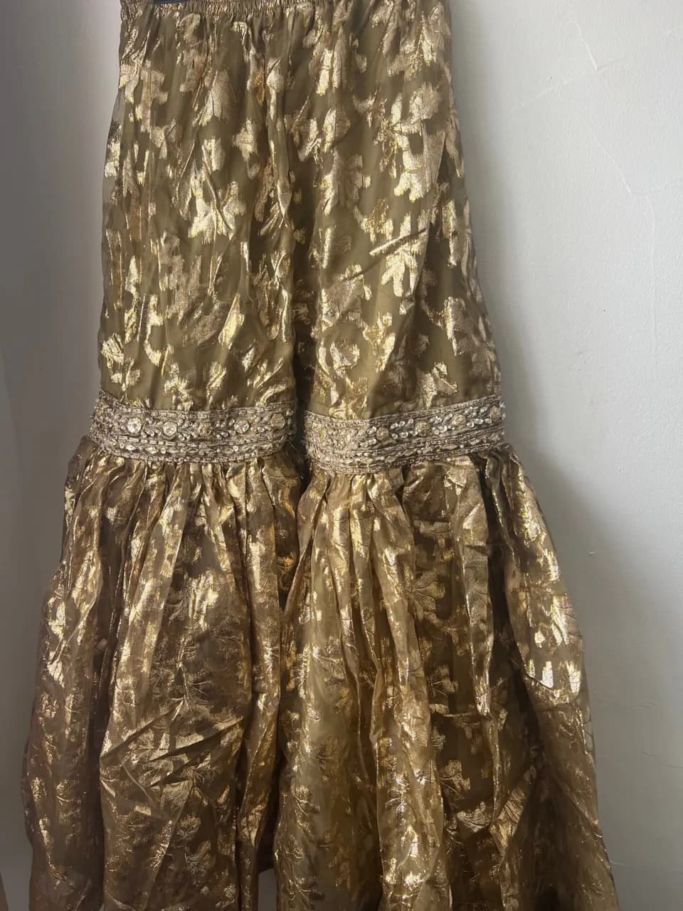Pakistani mehndi gharara green and gold thumbnail 6