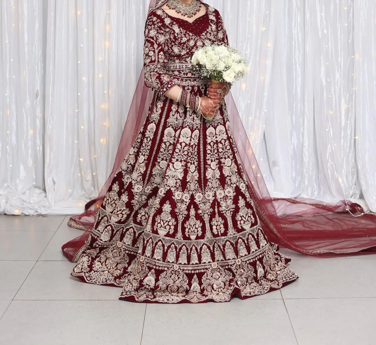 Indian bridal heavily embellished lehenga thumbnail 4