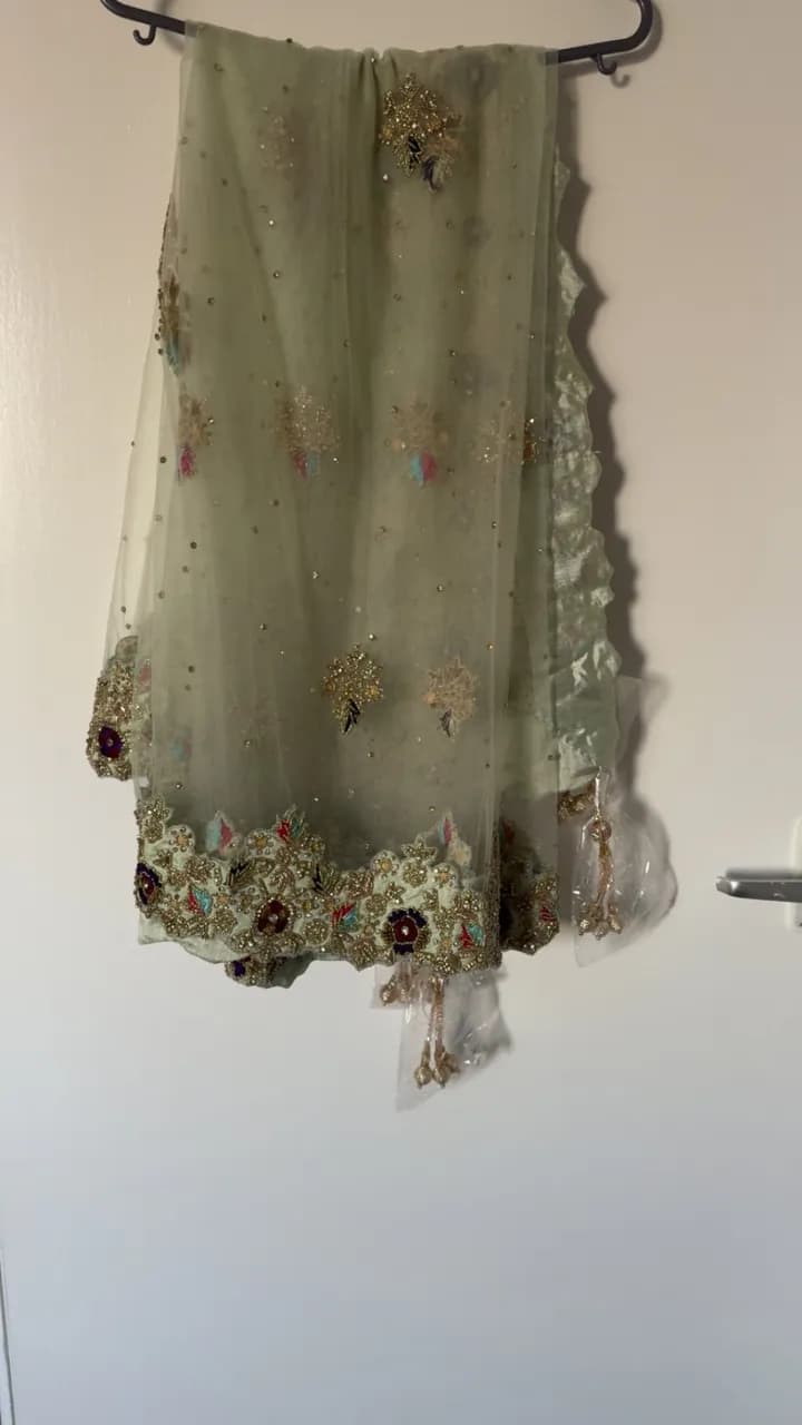 Gold Net Embroidered Asian Formal Dress With Inner Gown – Heavy Handwork – UK 8/10 thumbnail 3