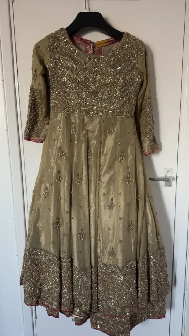 Gold Heavy Embroidered Formal Dress – Luxury Handwork, Stone &amp; Bead Detailing – UK 8/10