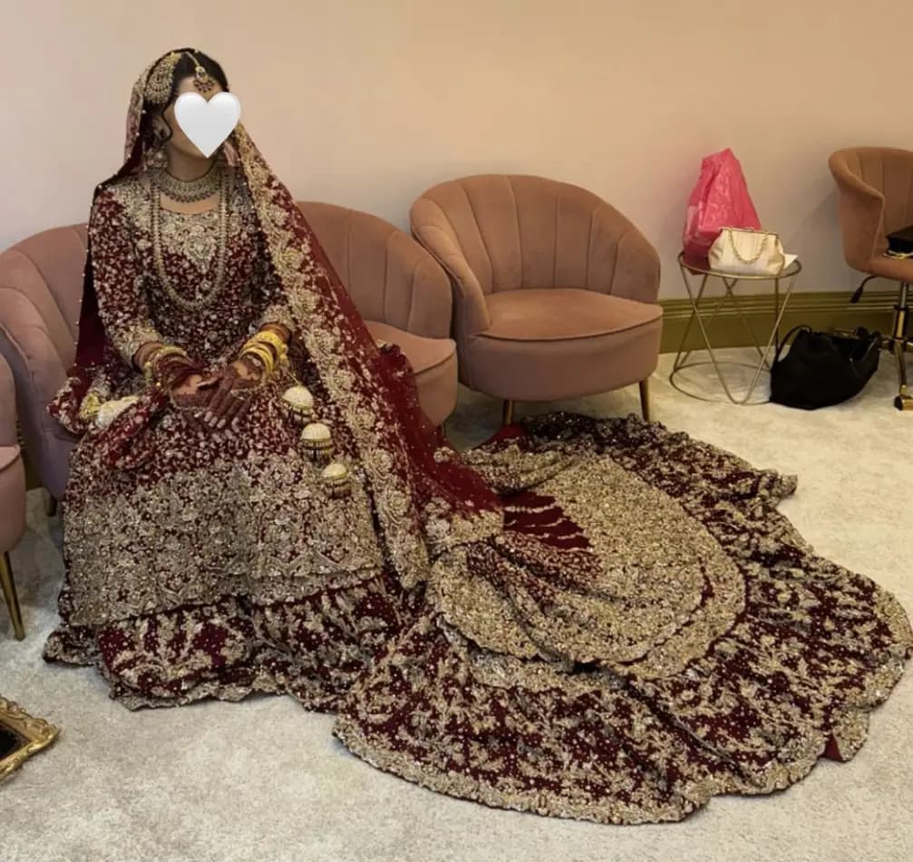 Pakistani bridal outfit thumbnail 3