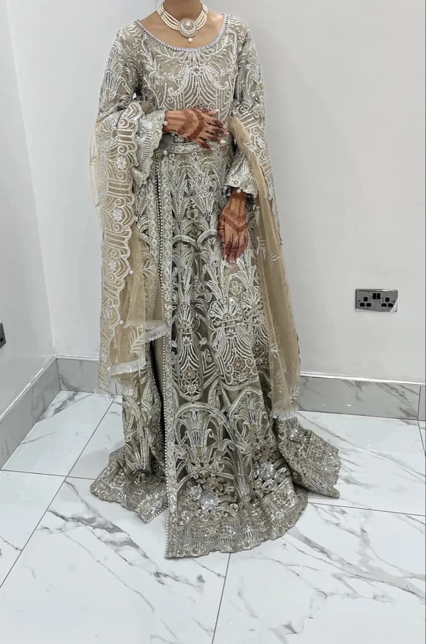 Maryam and Maria partway size Small — image 1