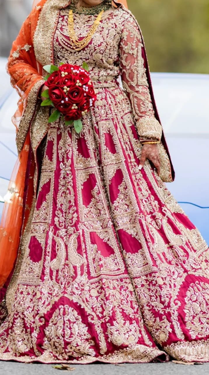 Bridal outfit — image 1