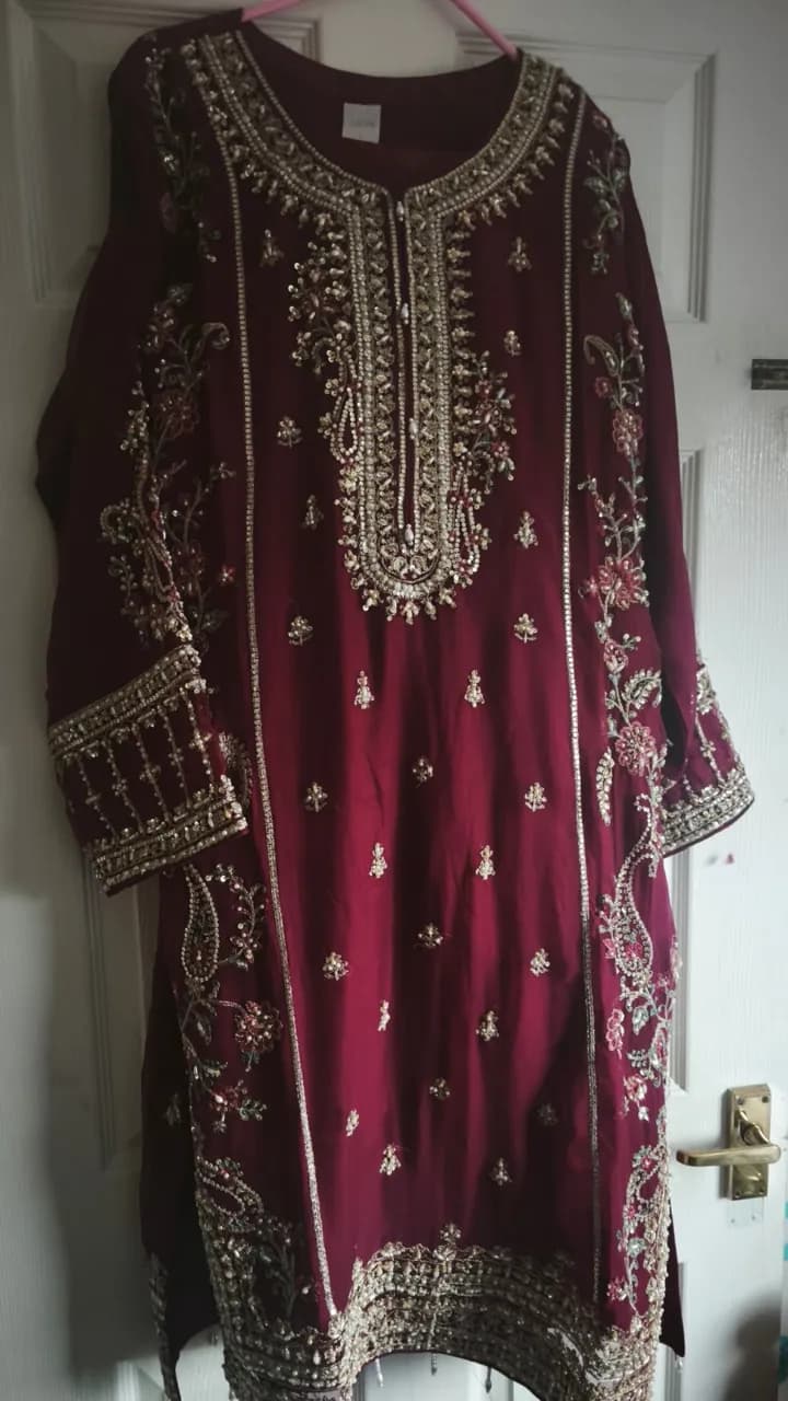 Maroon Ghararah — image 1