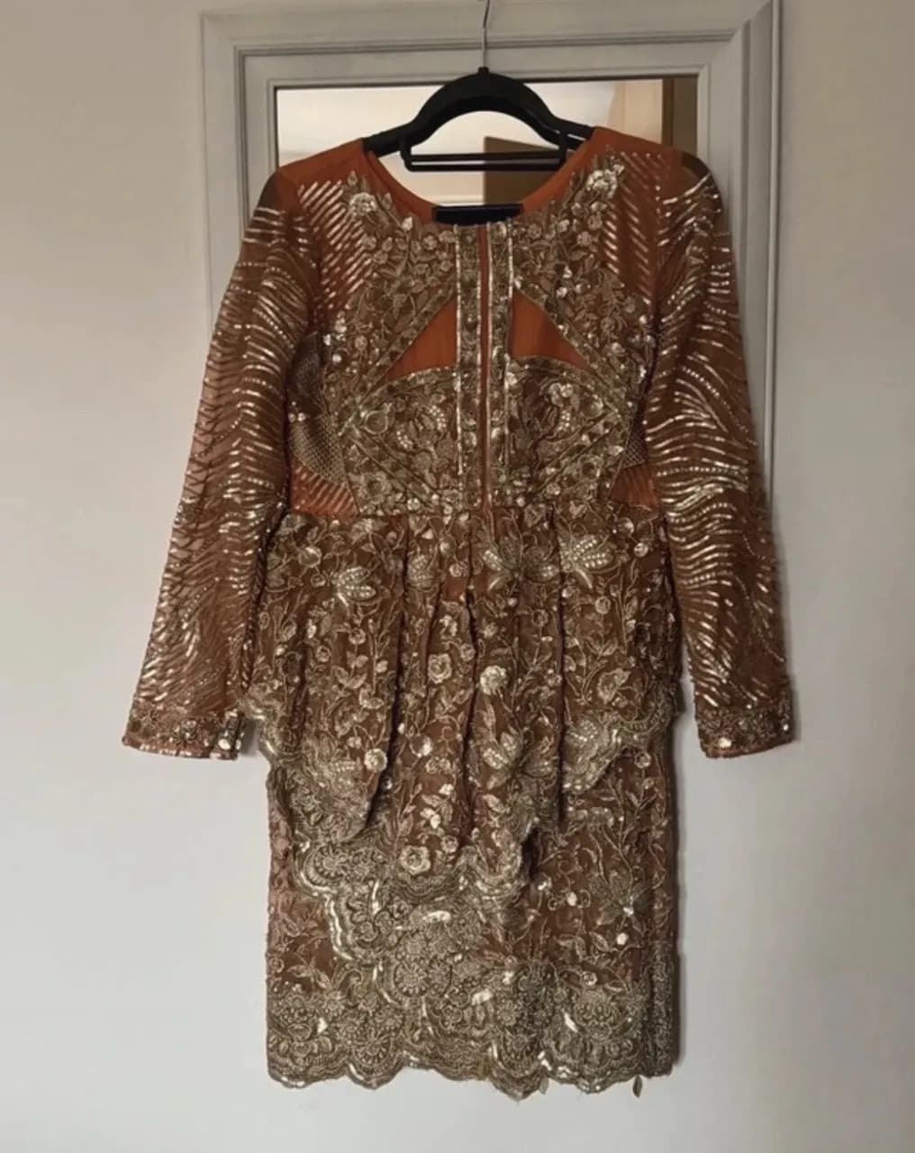 Gorgeous Pakistani 3piece suit — image 1