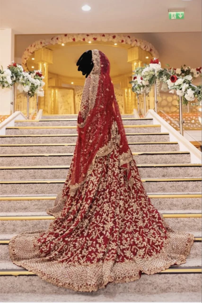 Red bridal lehnga — image 1