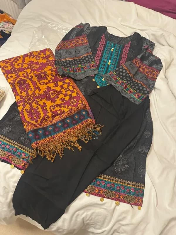 beautiful viscose shirt 3 piece suit with warm dupatta — image 1