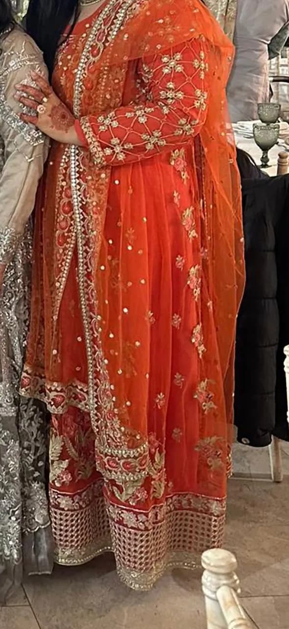 Heavy embroidery — image 1
