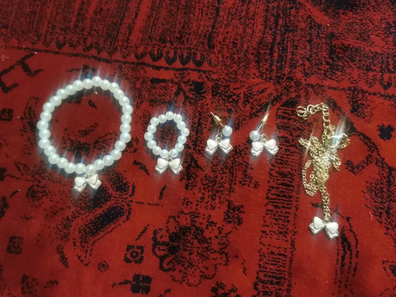 White bow pearl jewelry set — image 1