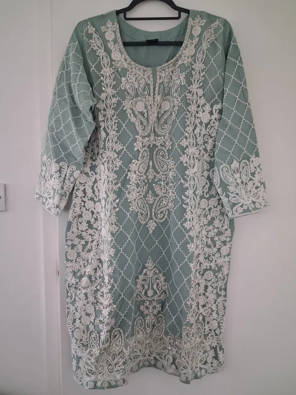 Stunning 3-Piece Mint Green Embroidered Pakistani Salwar Kameez Suit — image 1