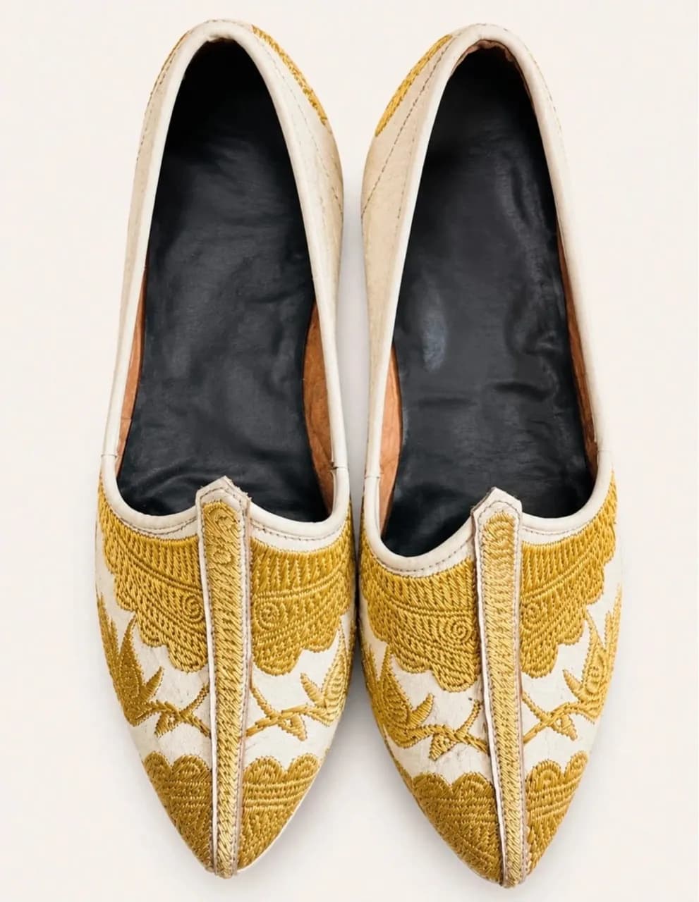 Men’s White & Gold Embroidered Punjabi Jutti Mojari Shoes UK 8-9