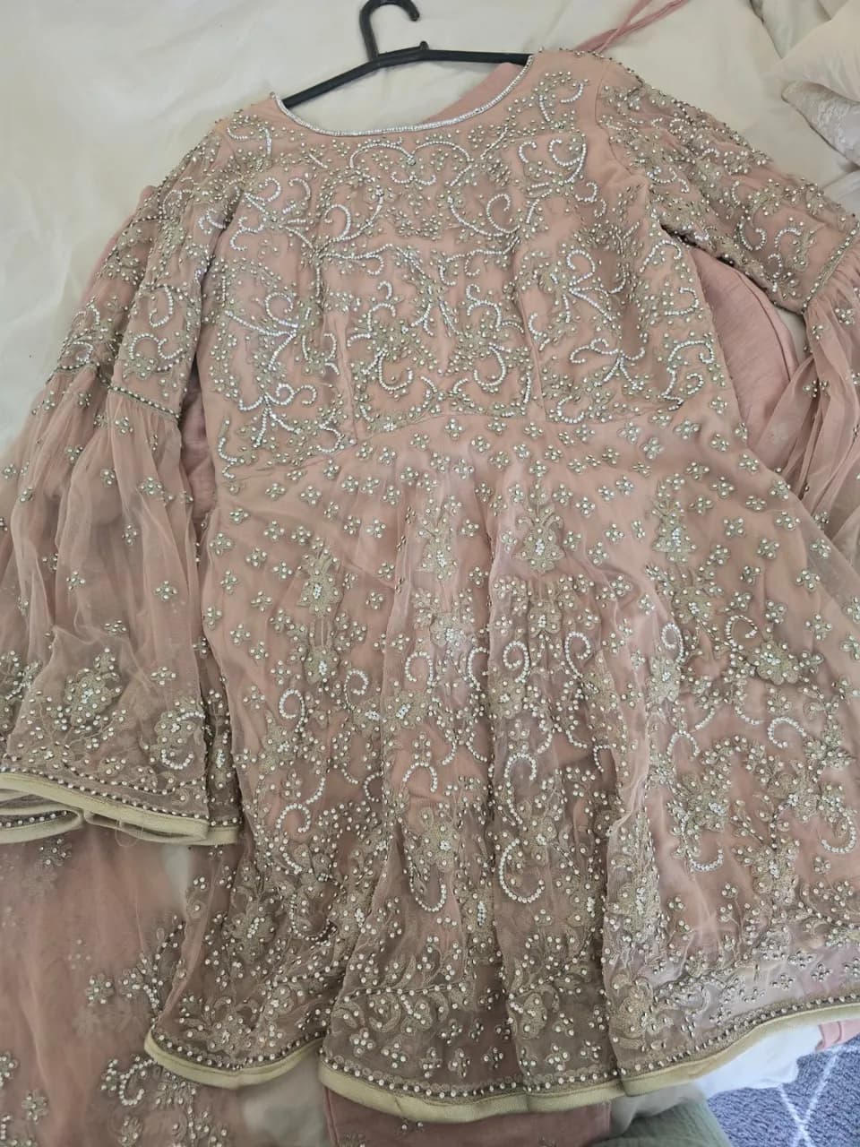 Stunning baby pink colour suit — image 1