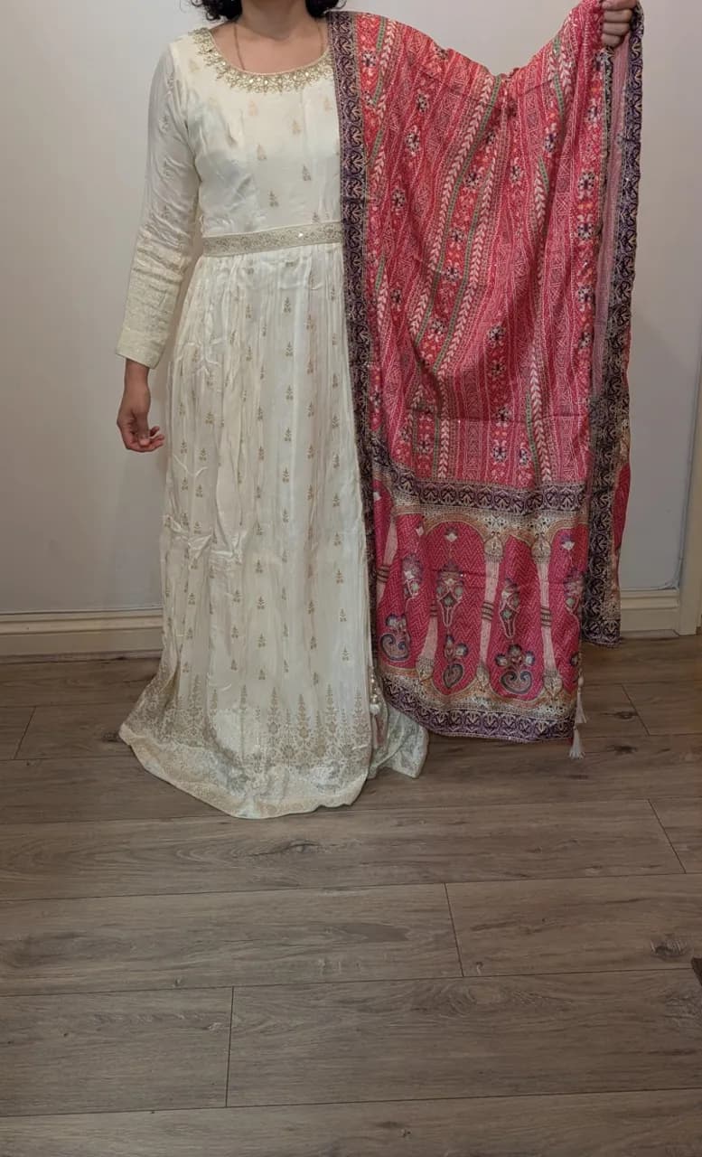 Beautiful Cream/Gold Embroidered Dress with Pink Dupatta – As Good As New