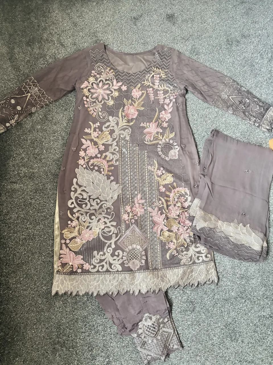 baroque chiffon with full lining 3 piece outfit