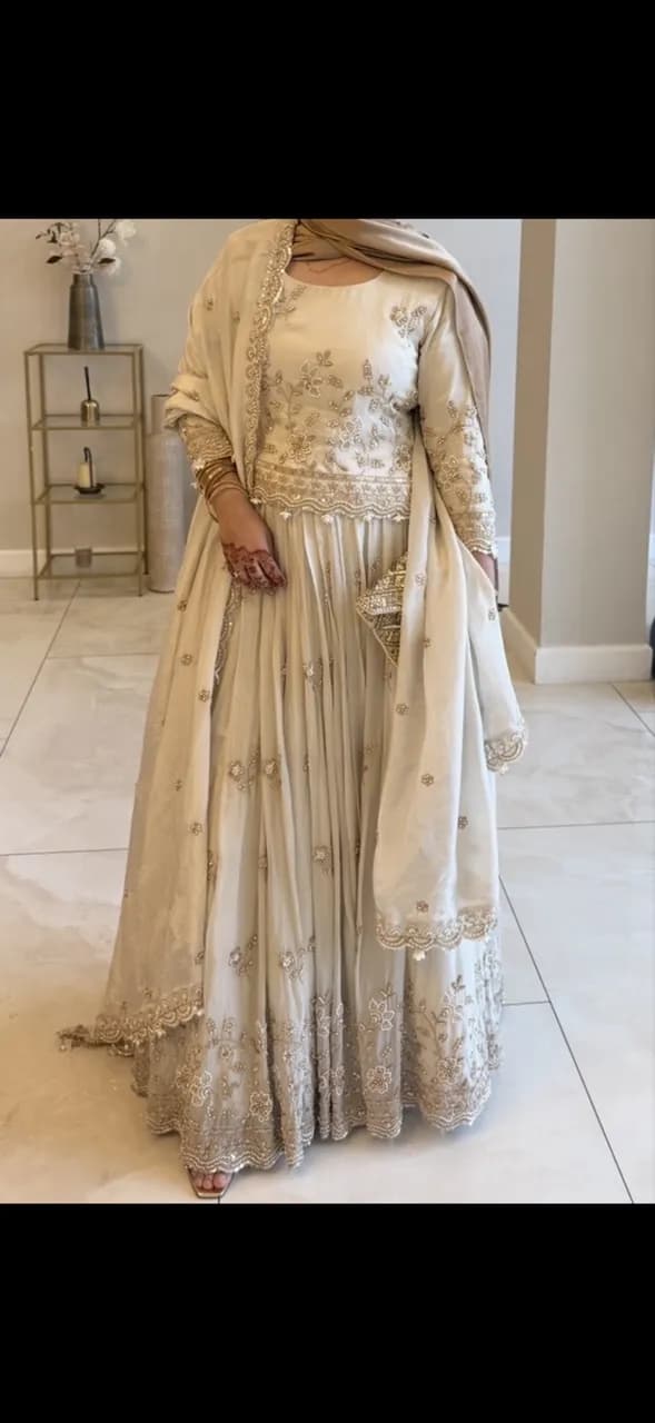 Viral Seemas Lengha — image 1