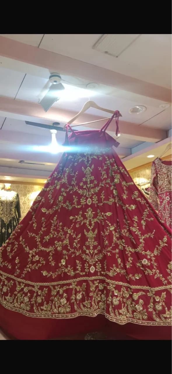 Pakistani red bridal Lehenga BRAND NEW medium — image 1