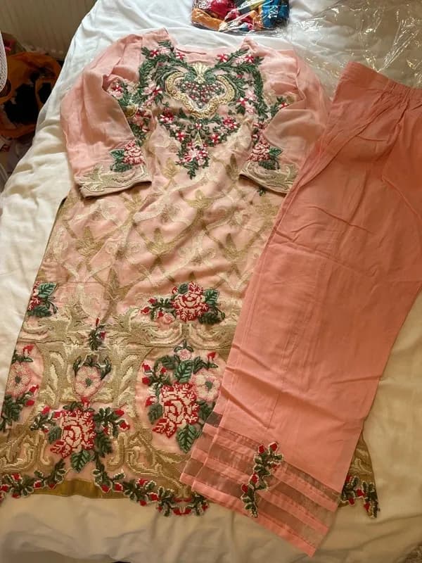 Stunning 3 piece blush pink embroidered flowers cotton net 3piece suit medium — image 1