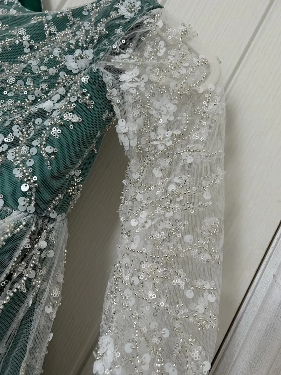 Party clothes — image 1