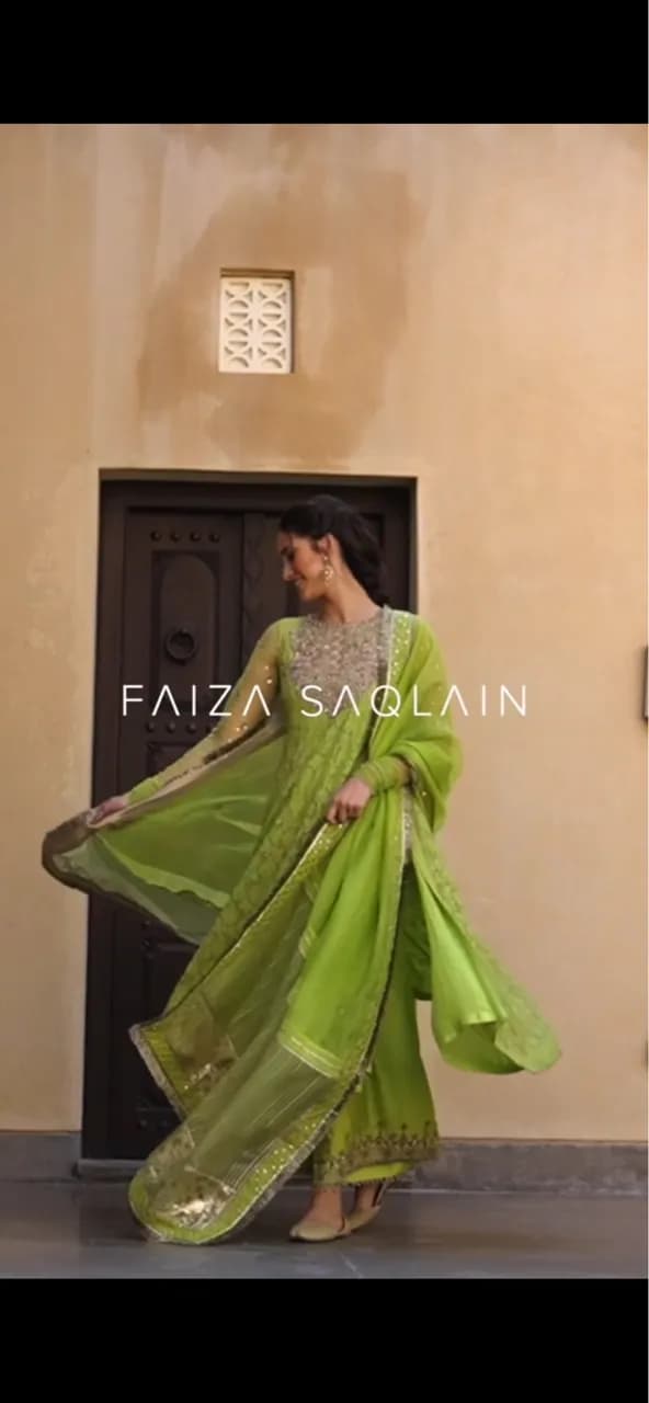 Faiza saqlain Reya- size large — image 1