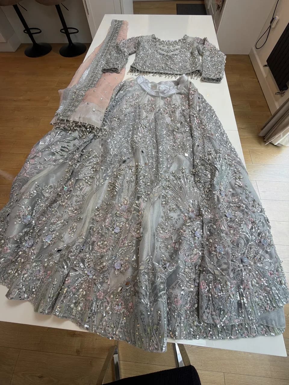 Silver and peach lehenga. — image 1