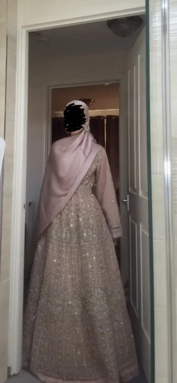 Light pink embroider dress — image 1