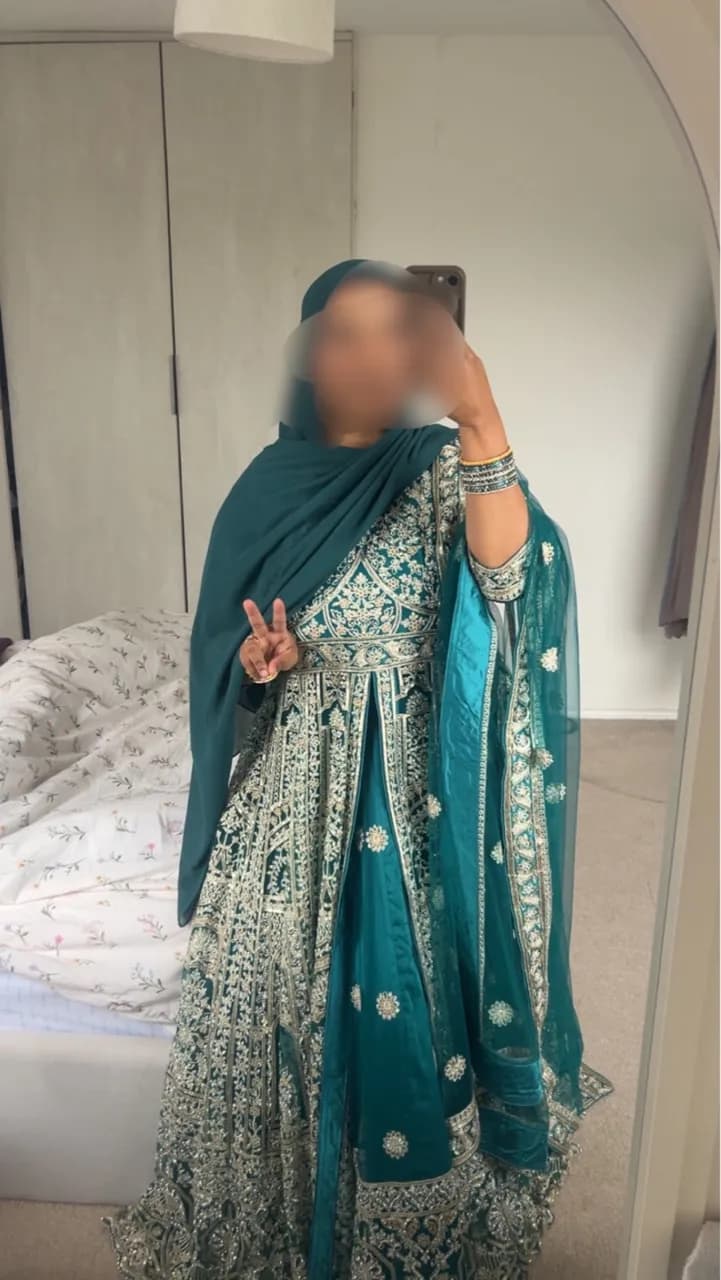 Stunning 2 piece teal & gold embroidery dress — image 1