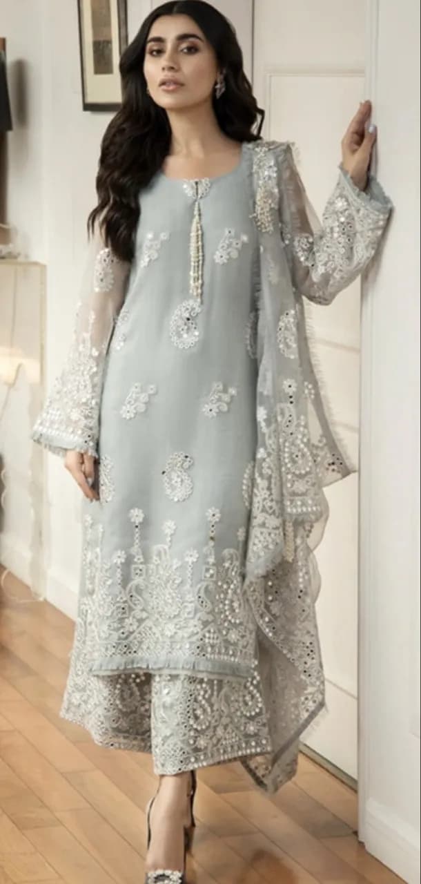 Sehrish Rehan 3 piece suite with drape dubatta (sleeves fully lined) Eid or wedding outfit — image 1